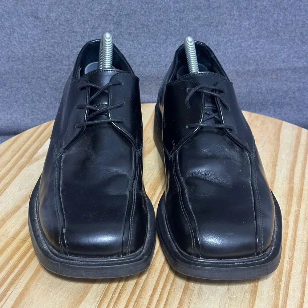 Reaction Kenneth Cole step into